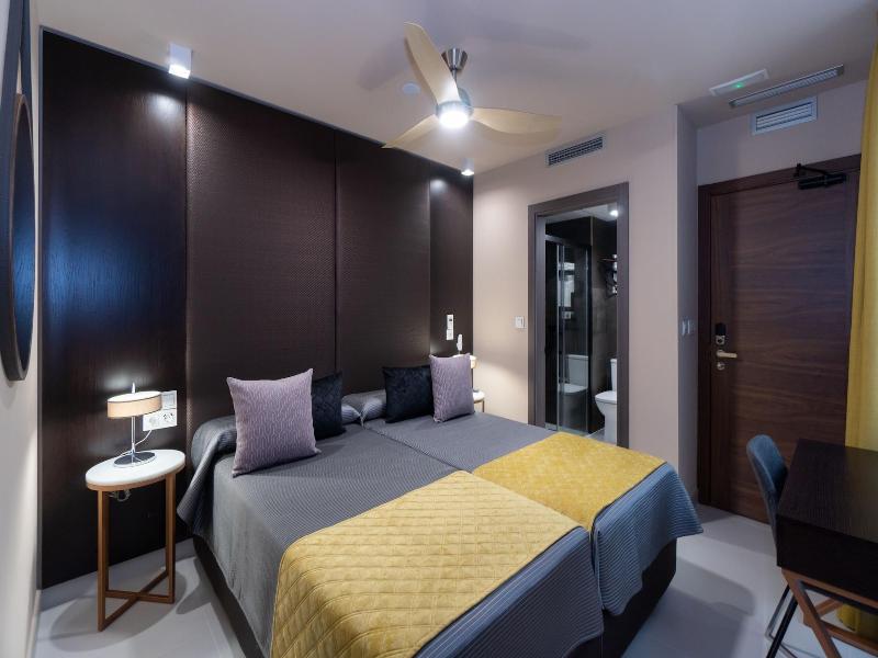 Hotel Perla Del Sur image
