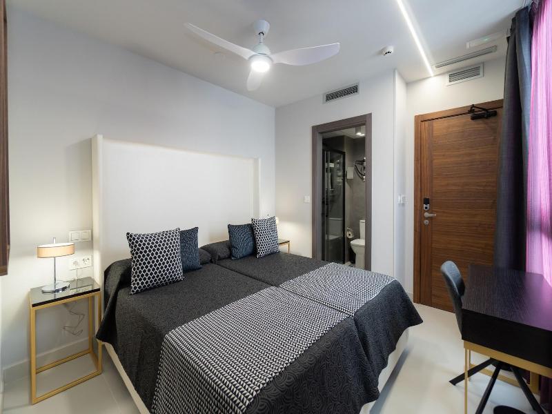 Hotel Perla Del Sur image