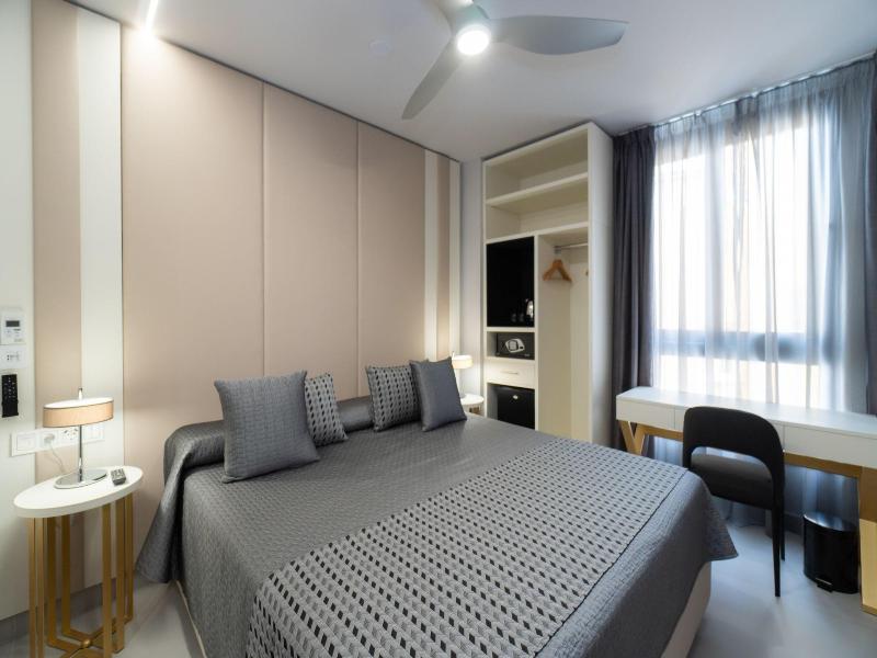 Hotel Perla Del Sur image