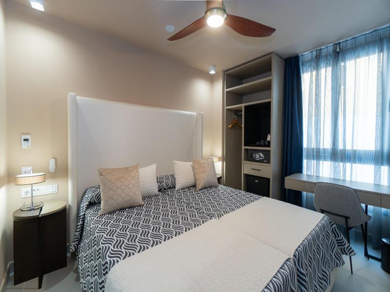Hotel Perla Del Sur image