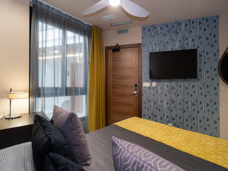 Hotel Perla Del Sur image
