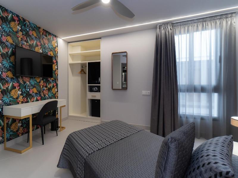 Hotel Perla Del Sur image