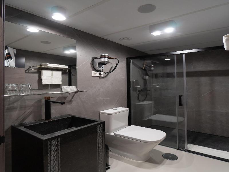 Hotel Perla Del Sur image