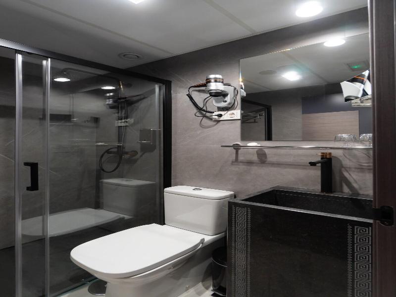 Hotel Perla Del Sur image