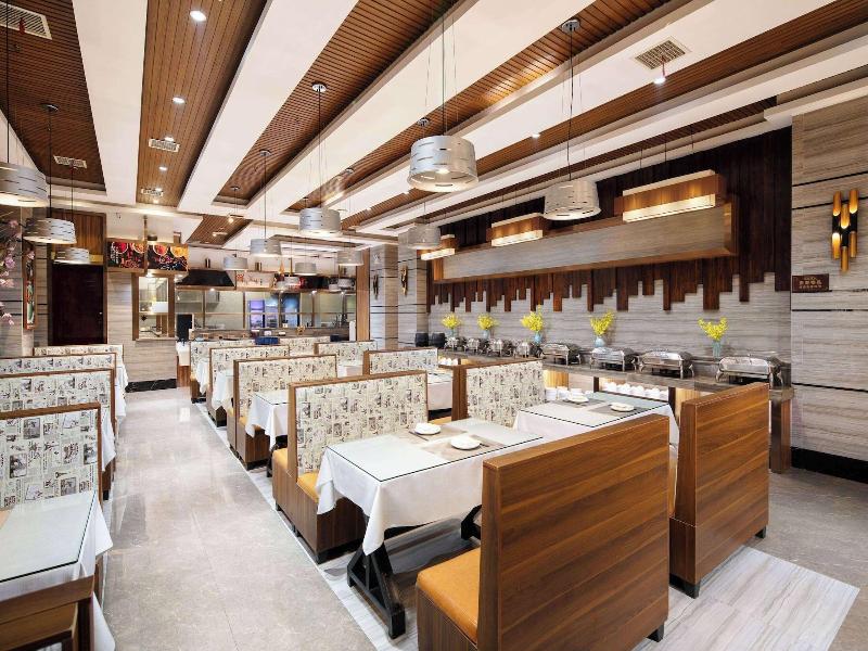 Ramada By Wyndham Changsha North — restaurant