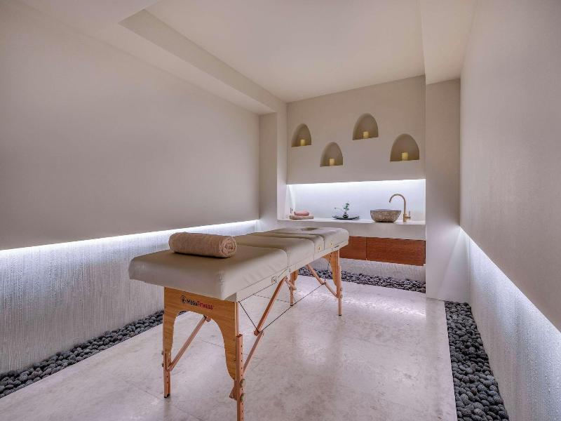 Isla Brown Corinthia Resort & Spa, Curio Collect image