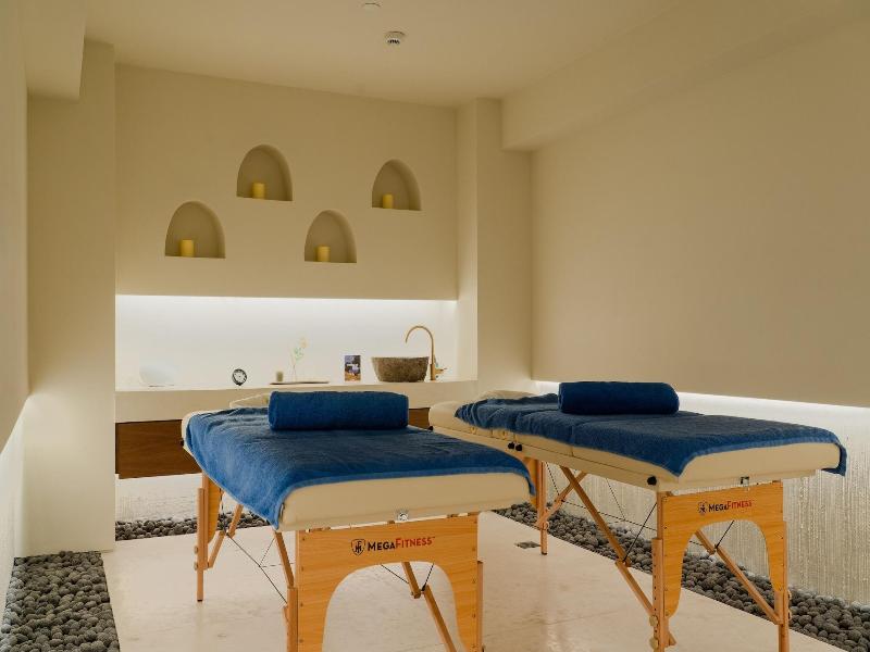 Isla Brown Corinthia Resort & Spa, Curio Collect image