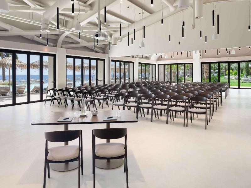 Isla Brown Corinthia Resort & Spa, Curio Collect image