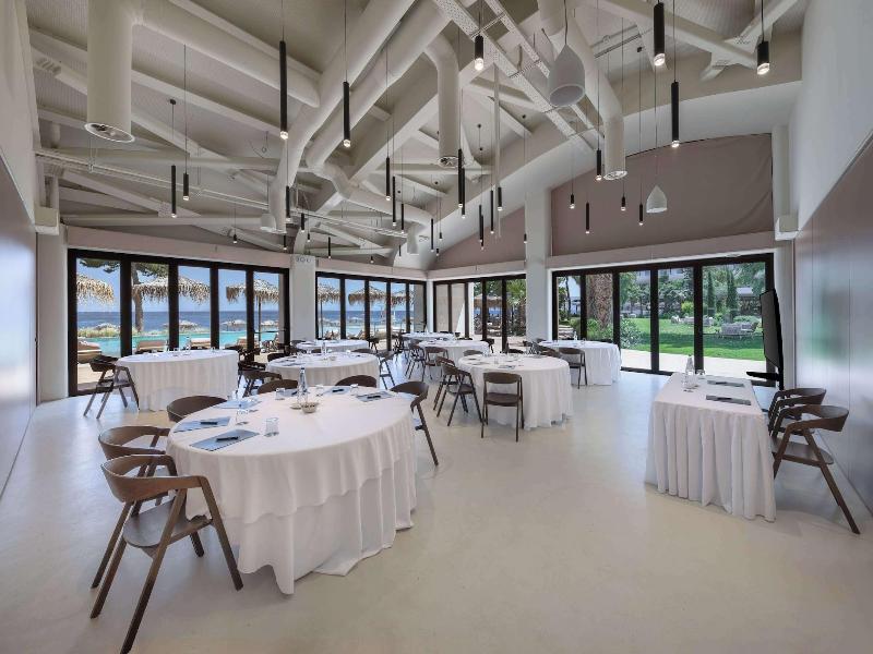 Isla Brown Corinthia Resort & Spa, Curio Collect image