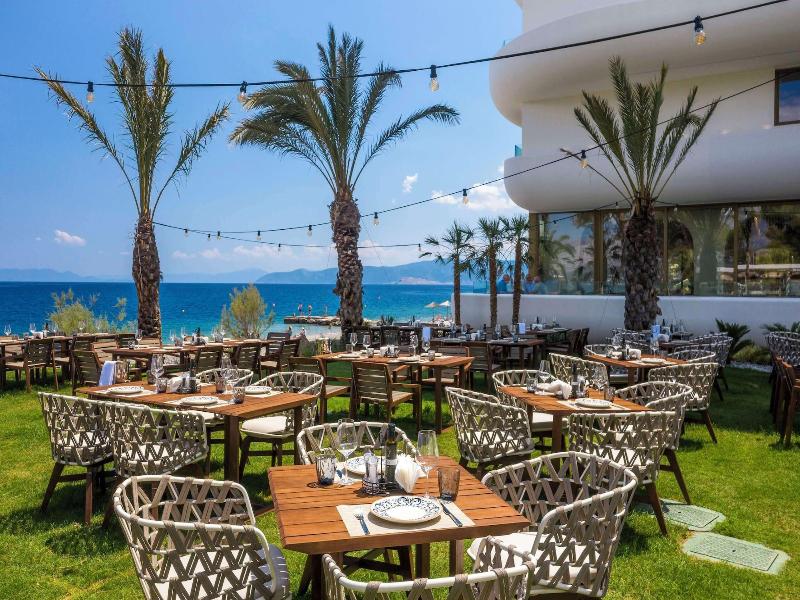 Isla Brown Corinthia Resort & Spa, Curio Collect image