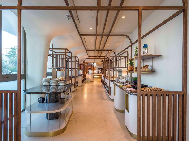 Isla Brown Corinthia Resort & Spa, Curio Collect image
