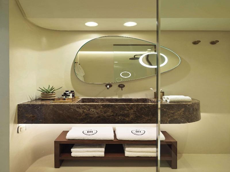 Isla Brown Corinthia Resort & Spa, Curio Collect image