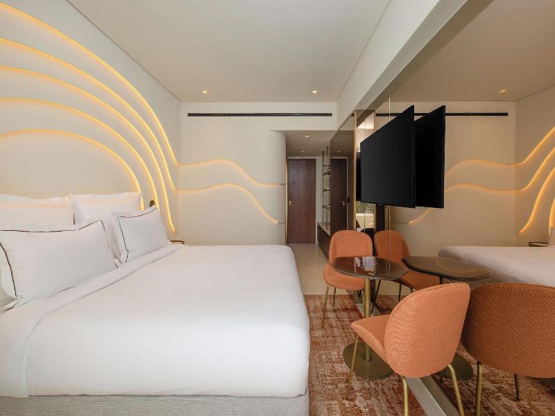 Isla Brown Corinthia Resort & Spa, Curio Collect image