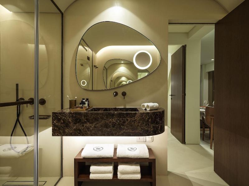 Isla Brown Corinthia Resort & Spa, Curio Collect image