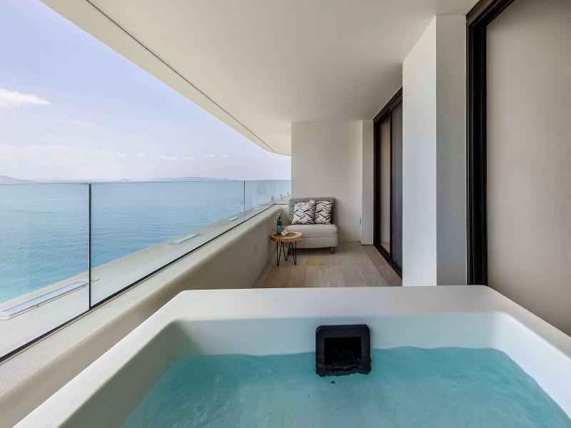 Isla Brown Corinthia Resort & Spa, Curio Collect image