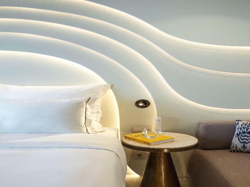 Isla Brown Corinthia Resort & Spa, Curio Collect image