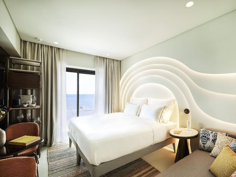 Isla Brown Corinthia Resort & Spa, Curio Collect image