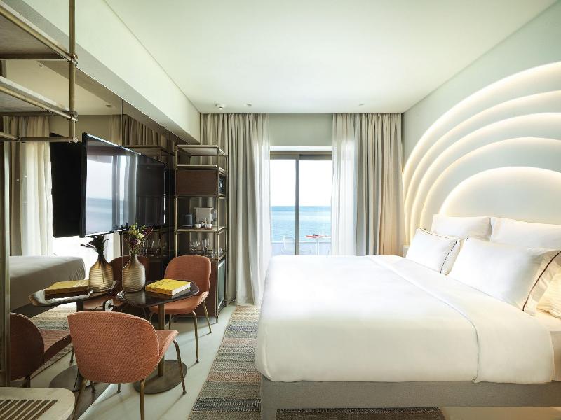 Isla Brown Corinthia Resort & Spa, Curio Collect image