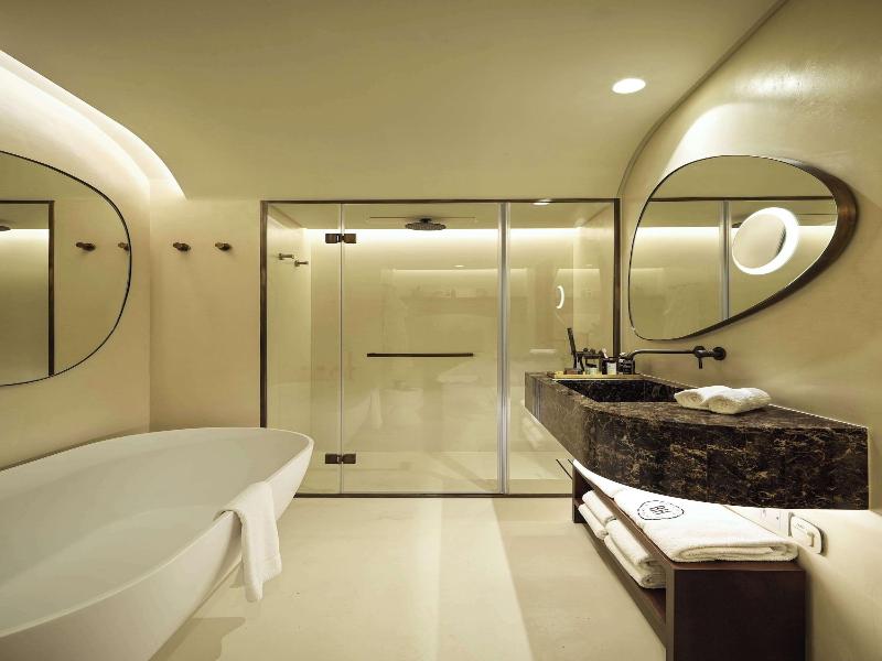 Isla Brown Corinthia Resort & Spa, Curio Collect image