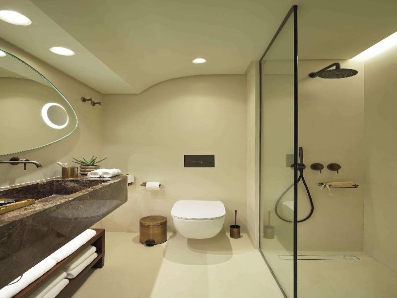 Isla Brown Corinthia Resort & Spa, Curio Collect image