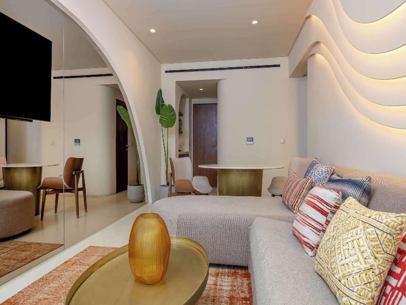 Isla Brown Corinthia Resort & Spa, Curio Collect image