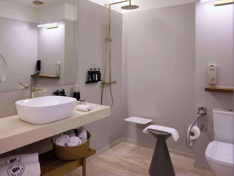 Isla Brown Corinthia Resort & Spa, Curio Collect image