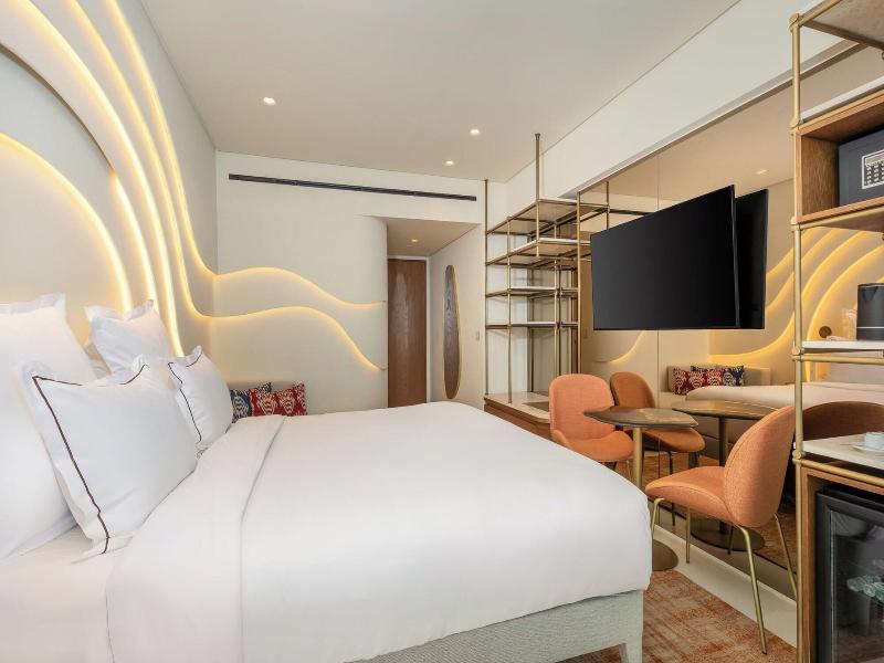 Isla Brown Corinthia Resort & Spa, Curio Collect image