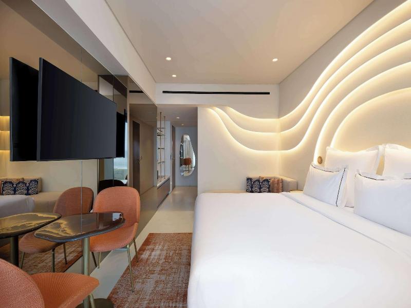 Isla Brown Corinthia Resort & Spa, Curio Collect image