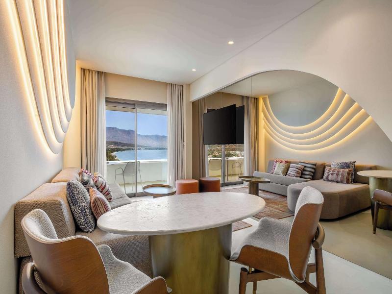 Isla Brown Corinthia Resort & Spa, Curio Collect image
