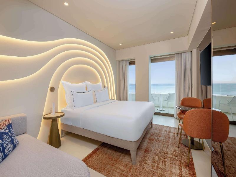 Isla Brown Corinthia Resort & Spa, Curio Collect image
