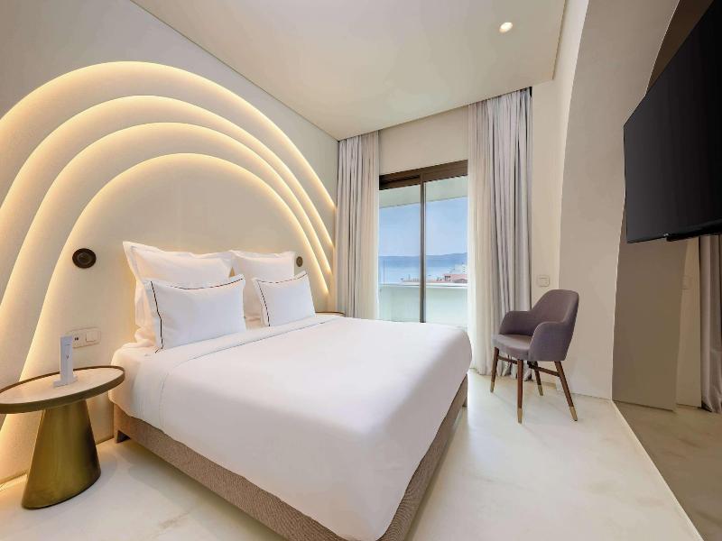 Isla Brown Corinthia Resort & Spa, Curio Collect image