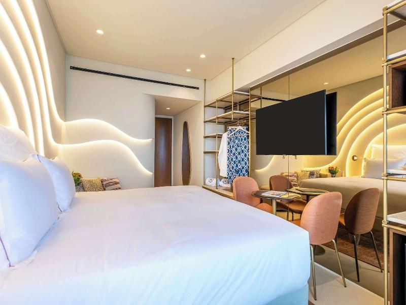Isla Brown Corinthia Resort & Spa, Curio Collect image