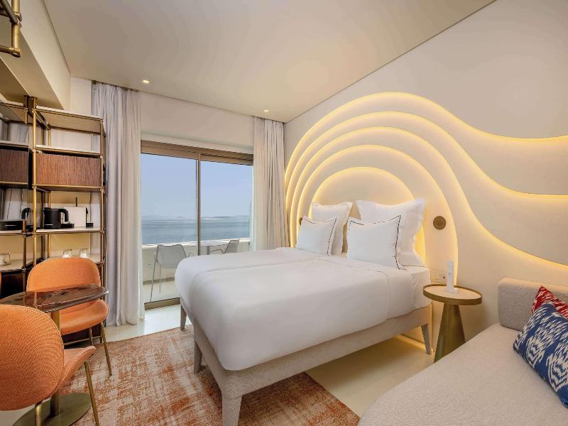 Isla Brown Corinthia Resort & Spa, Curio Collect image