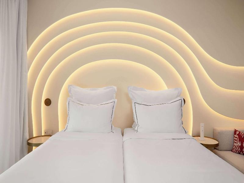 Isla Brown Corinthia Resort & Spa, Curio Collect image