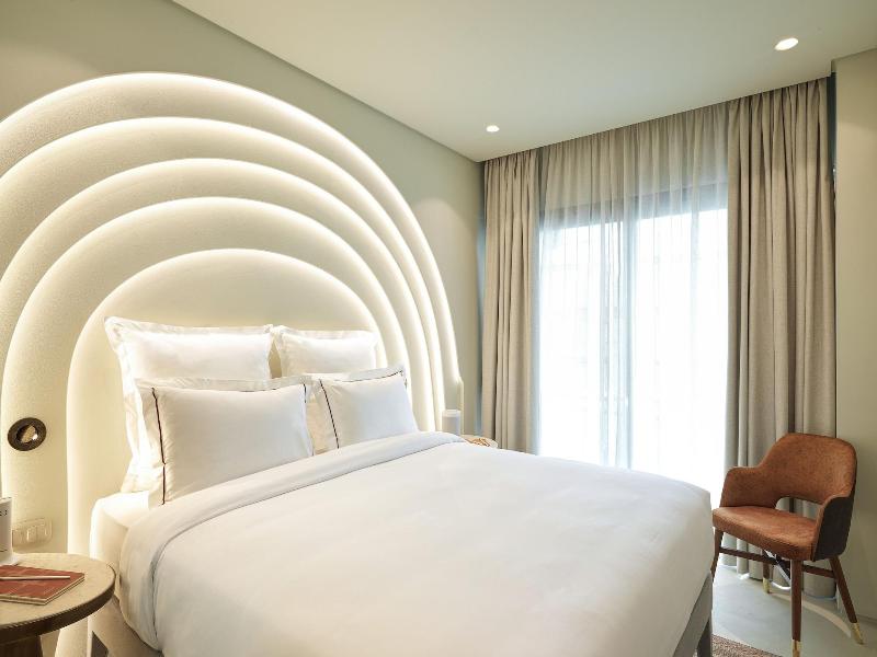 Isla Brown Corinthia Resort & Spa, Curio Collect image