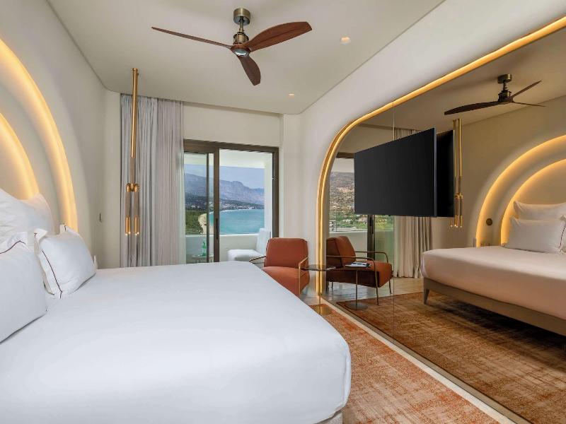 Isla Brown Corinthia Resort & Spa, Curio Collect image