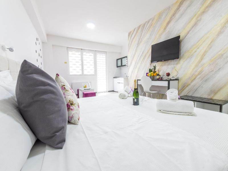 Astera Apart Hotel image