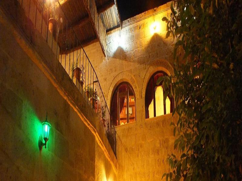 Dilek Tepesi Cave Hotel