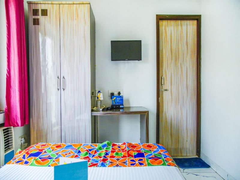 Fabhotel Eleanora image