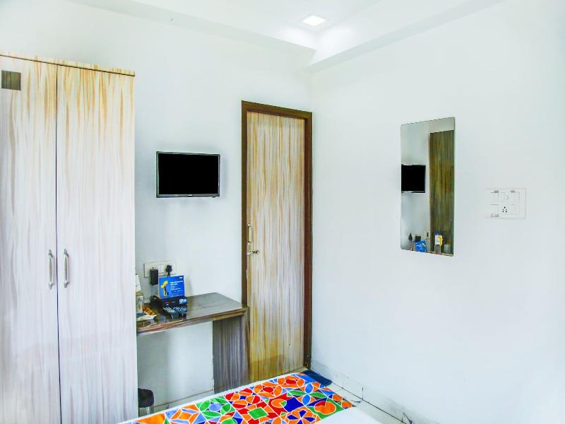 Fabhotel Eleanora image