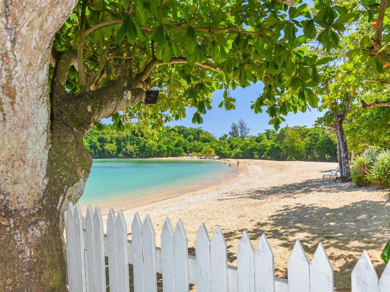Sand And Tan Beach Hotel image