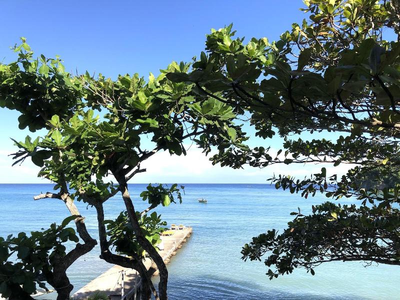 Sand And Tan Beach Hotel image