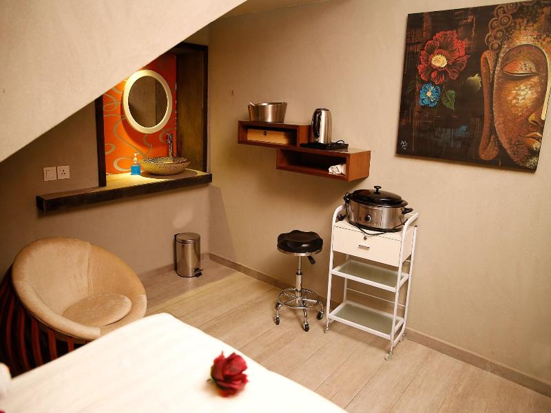 Kiriri Garden Hotel image