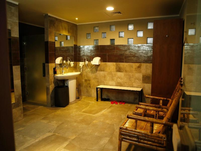 Kiriri Garden Hotel image