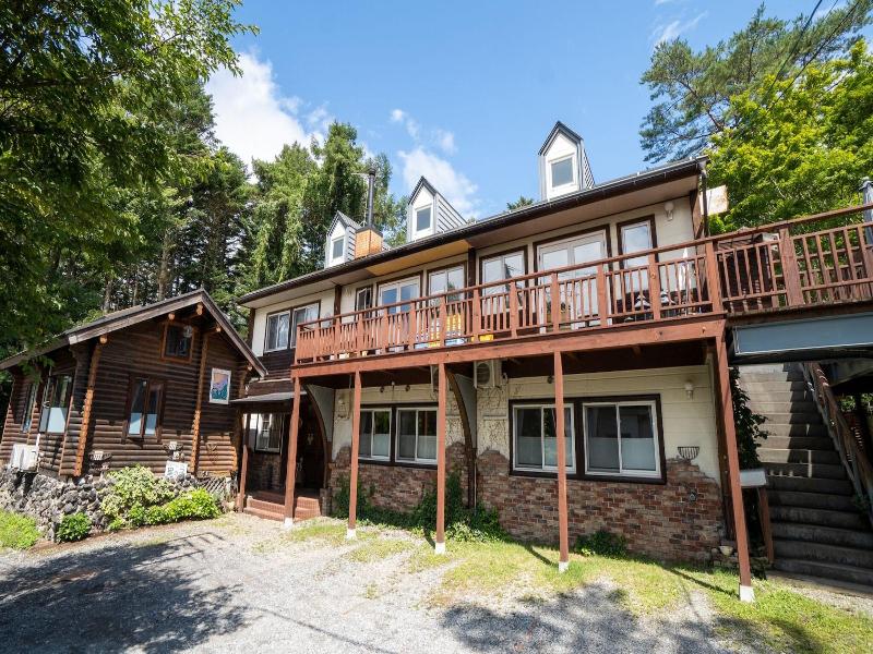 Pension And Log Cottage Hoshinoko image