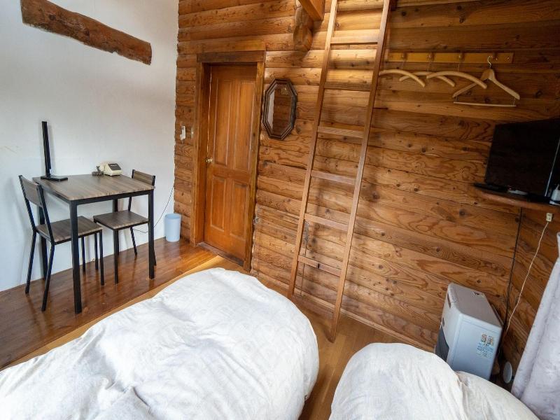 Pension And Log Cottage Hoshinoko image
