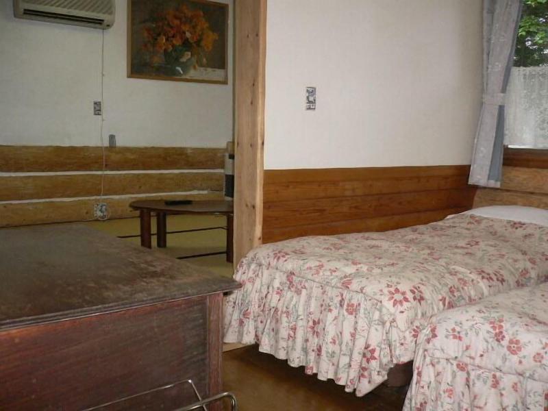 Pension And Log Cottage Hoshinoko image