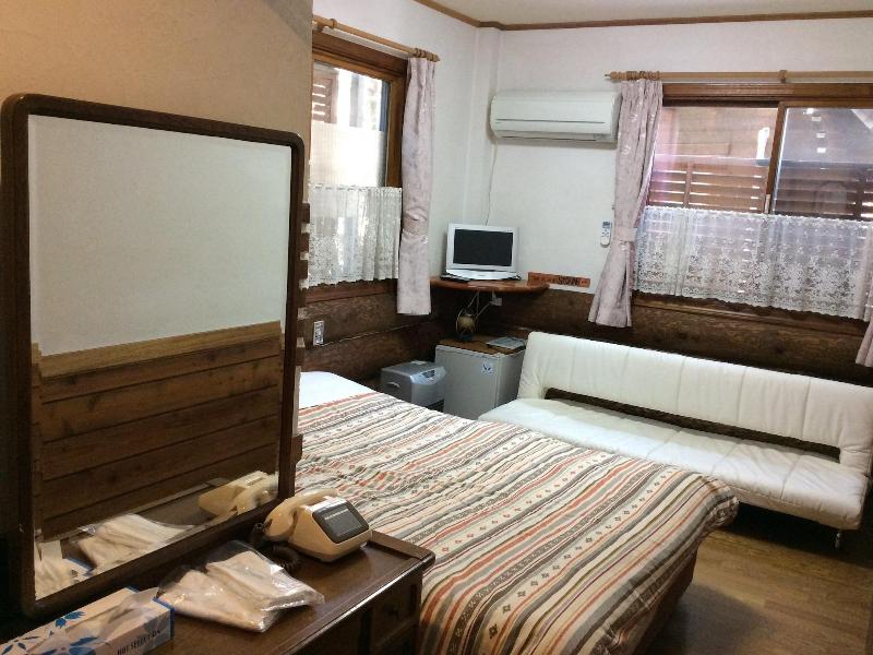 Pension And Log Cottage Hoshinoko image