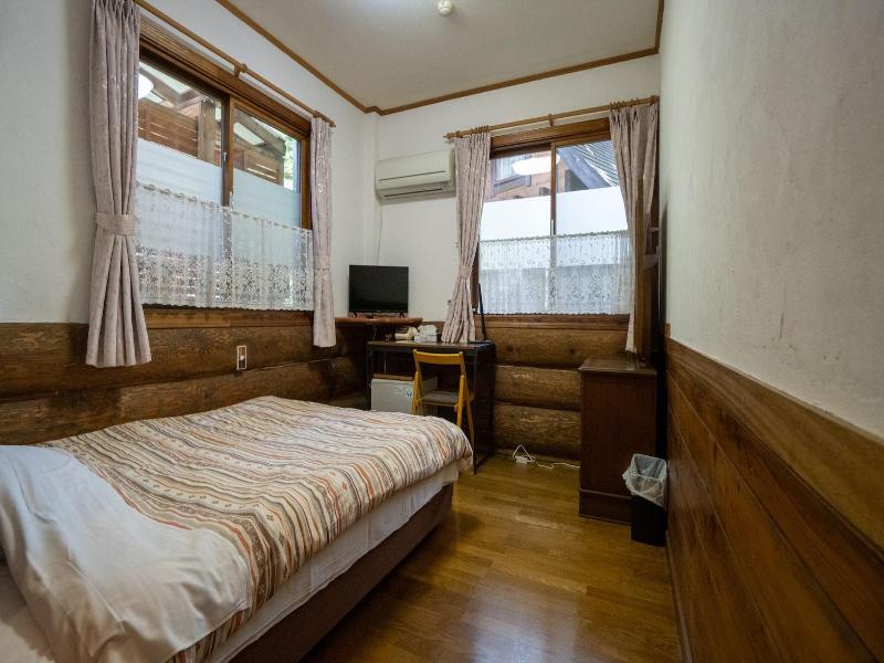 Pension And Log Cottage Hoshinoko image