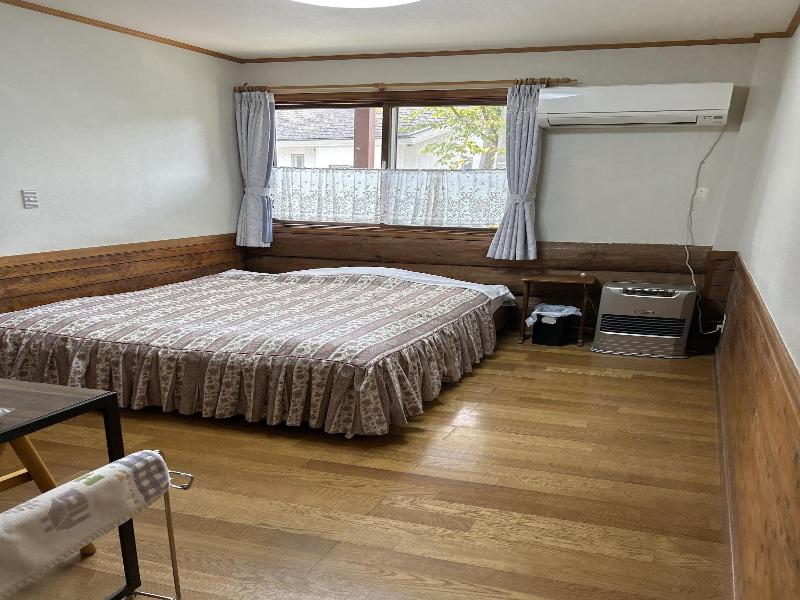 Pension And Log Cottage Hoshinoko image